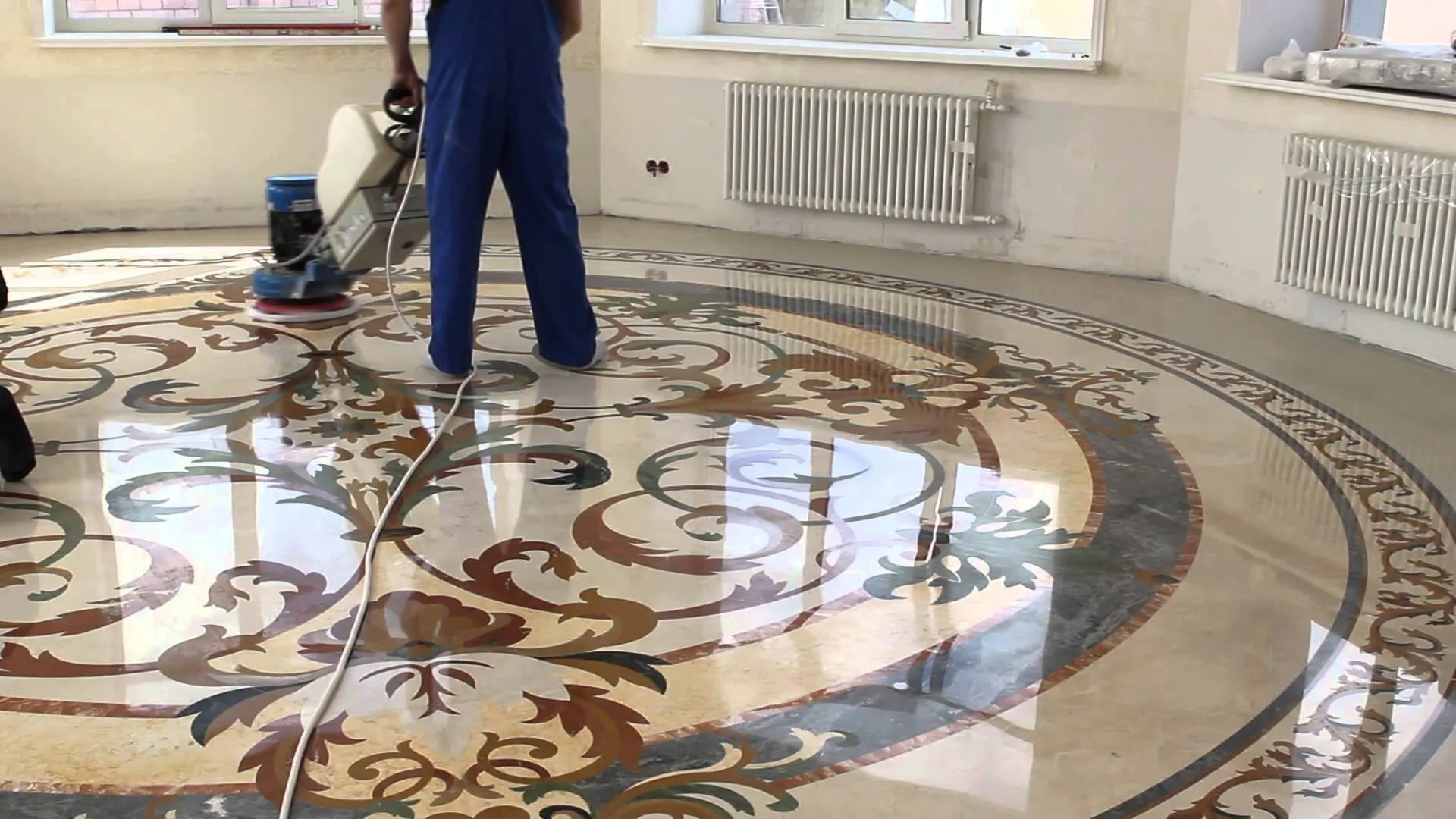 Полировка мраморного пола с орнаментом